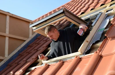 Pose de fenêtres de toit Velux à Meurville